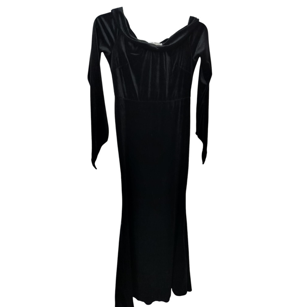 3431) Giking Black Velvet Off shoulder Goth Maxi Dress Size Medium